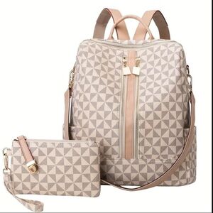 Large Capacity Backpack With Wristlet